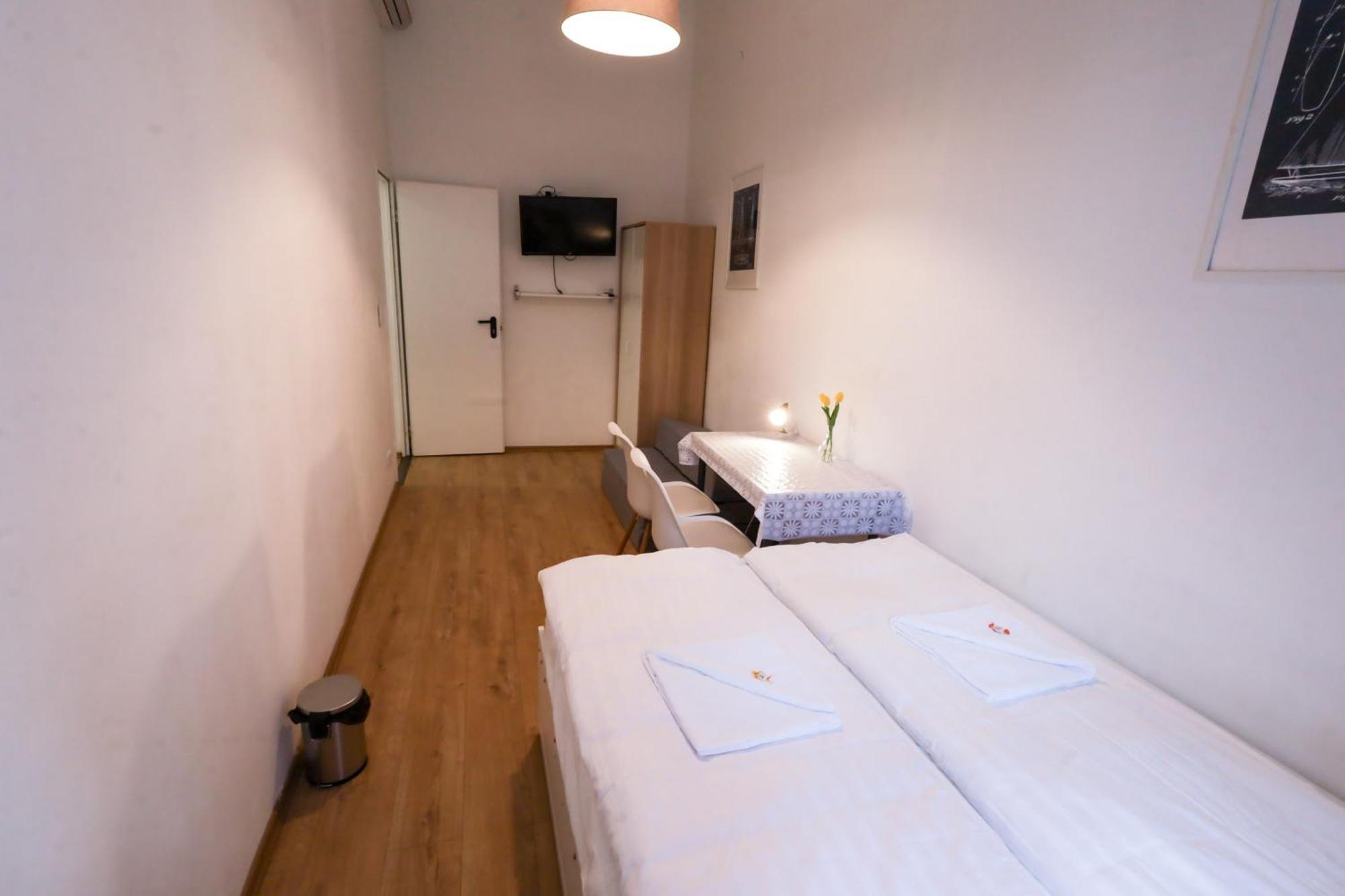 Budapest Pest-Port Apartment 4 Rooms For 16 Person 외부 사진